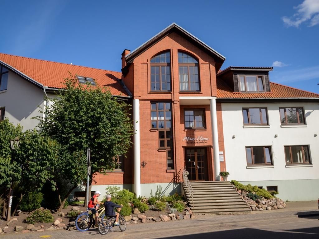 Mans Nams Hotel Saldus Buitenkant foto