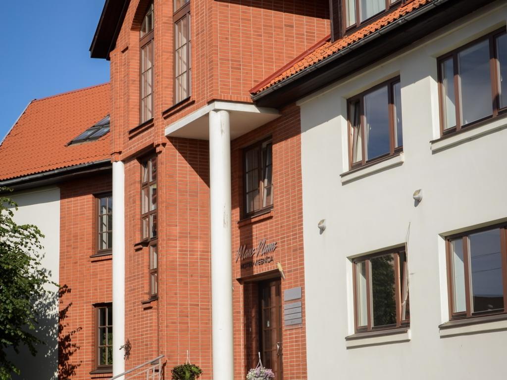 Mans Nams Hotel Saldus Buitenkant foto