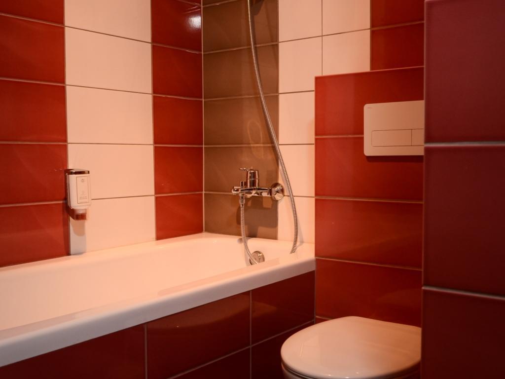 Mans Nams Hotel Saldus Kamer foto